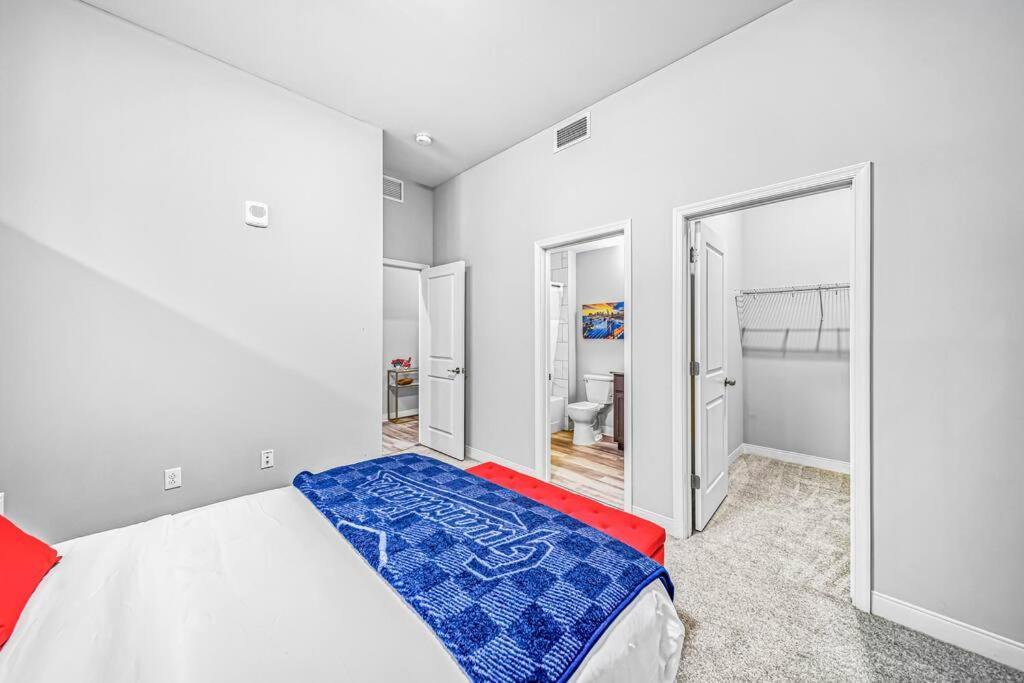 2Br Unit In The Heart Of Dt With View Of Playhouse Square, Pool & Gym Access- 305 Apartment Cleveland Exterior photo
