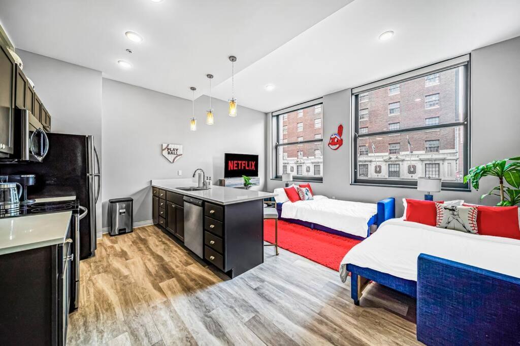 2Br Unit In The Heart Of Dt With View Of Playhouse Square, Pool & Gym Access- 305 Apartment Cleveland Exterior photo
