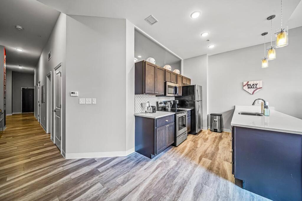 2Br Unit In The Heart Of Dt With View Of Playhouse Square, Pool & Gym Access- 305 Apartment Cleveland Exterior photo